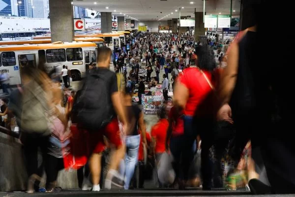 Empresas de ônibus do DF têm média de mais de mil infrações por mês; veja piores linhas