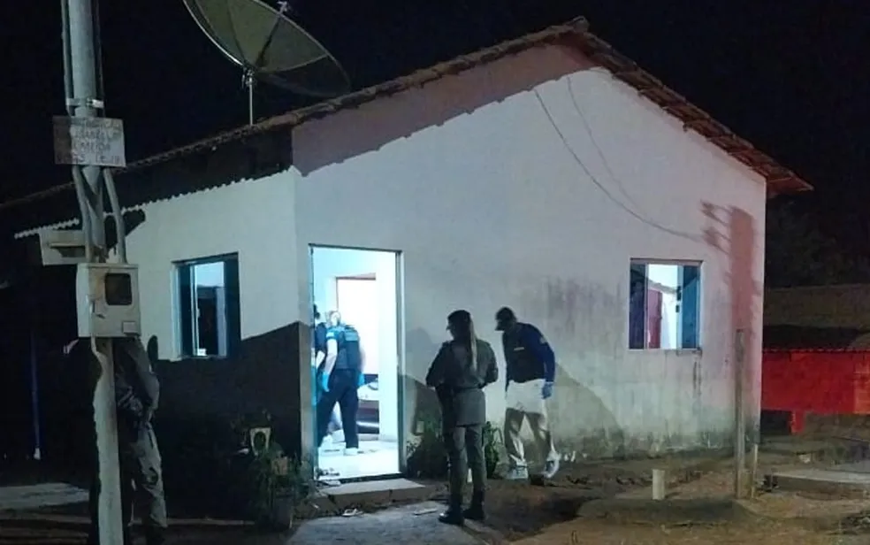 Chacina em Goiás: Adolescente e três adultos são executados a tiros dentro de casa por dupla encapuzada, diz polícia