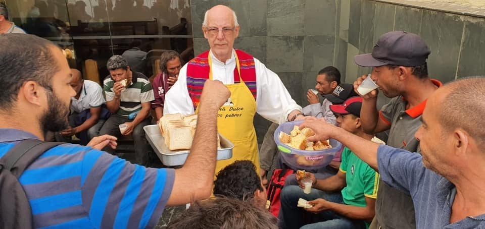 Por que bolsonaristas e ex-MBL abriram uma CPI contra padre Júlio Lancellotti em São Paulo?