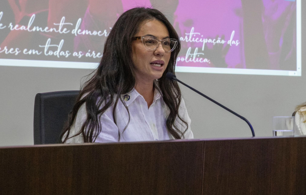 Presidente interina da OAB-GO destaca atuação feminina durante evento do TRE