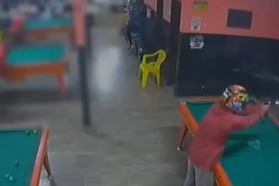 Homem invade bar e mata jovem a tiros em Catalão