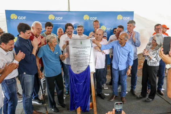 Áreas rurais de Planaltina recebem asfalto e novos canais de irrigação