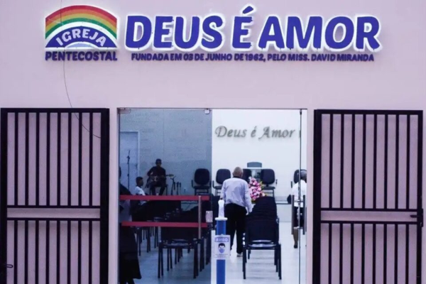 Igreja Deus é Amor é acusada de racismo ao proibir “penteados afro”