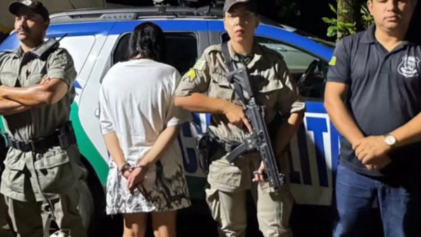 Mãe deixa filhos sozinhos em casa para ir a festa e é presa em Goiânia