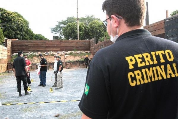 “Volta no tempo”: entenda como peritos da PF revivem cenas para solucionar crimes