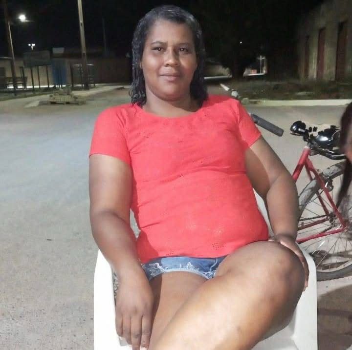 Mulher morre ao engolir drogas para tentar evitar prisão do marido em Flores de Goiás