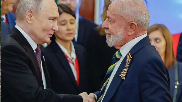 Lula e Putin dizem que boa relação pessoal ajuda a manter diálogo entre os países