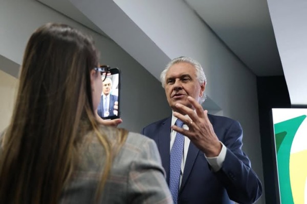 Caiado registra maior crescimento nas redes sociais entre presidenciáveis