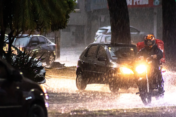 Chegada de frente fria pode provocar chuva de granizo em Goiás, aponta previsão