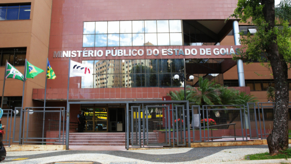 MPGO publica edital de concurso com 37 vagas para promotor de Justiça substituto