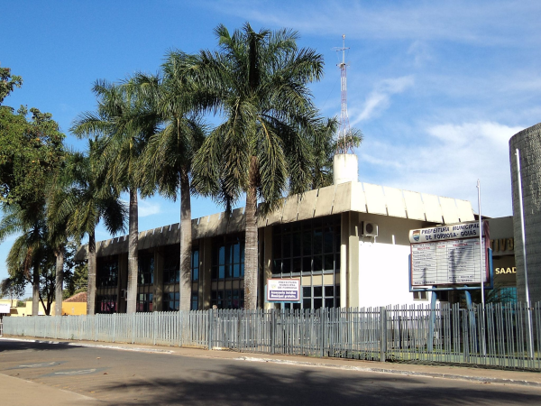 Pais e servidores estão revoltados com o abandono nas creches municipais: falta de papel higiênico, materiais básicos.