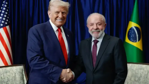 Lula e Trump se falam pelo telefone e combinam encontro em março