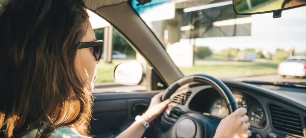 Fim da baliza e carro automático liberado: veja o que muda no exame de direção e nos custos da CNH em Goiás